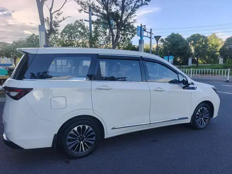 2022 Wuling Jiachen с пробегом 60 000 км