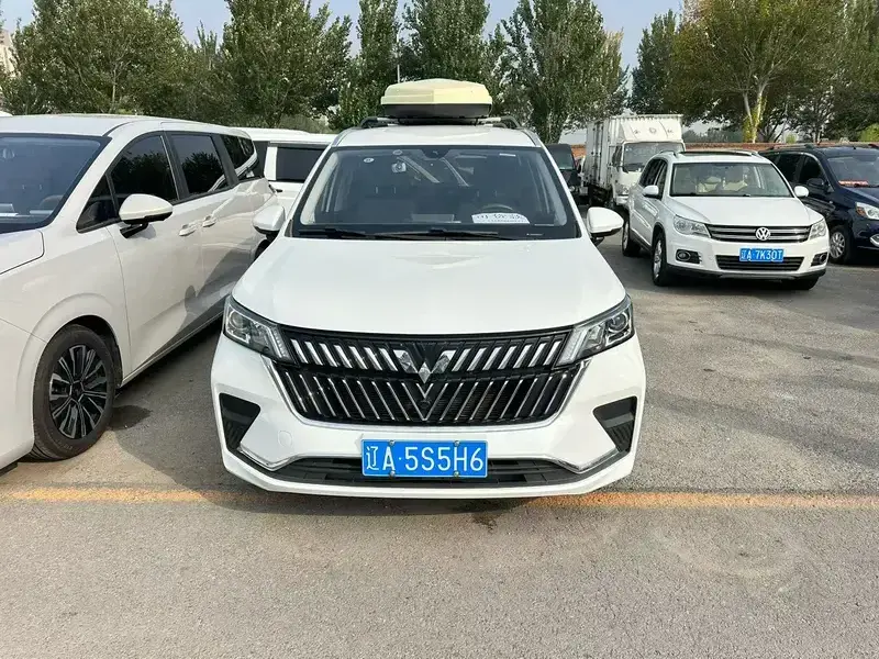 2022 Wuling Jiachen с пробегом 19 000 км