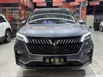 2022 Wuling Jiachen с пробегом 10 000 км