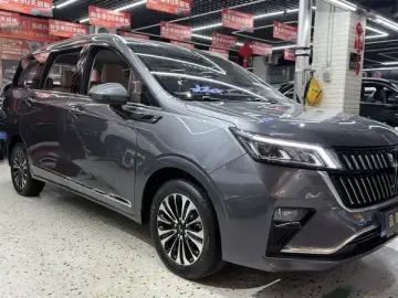 2022 Wuling Jiachen с пробегом 10 000 км