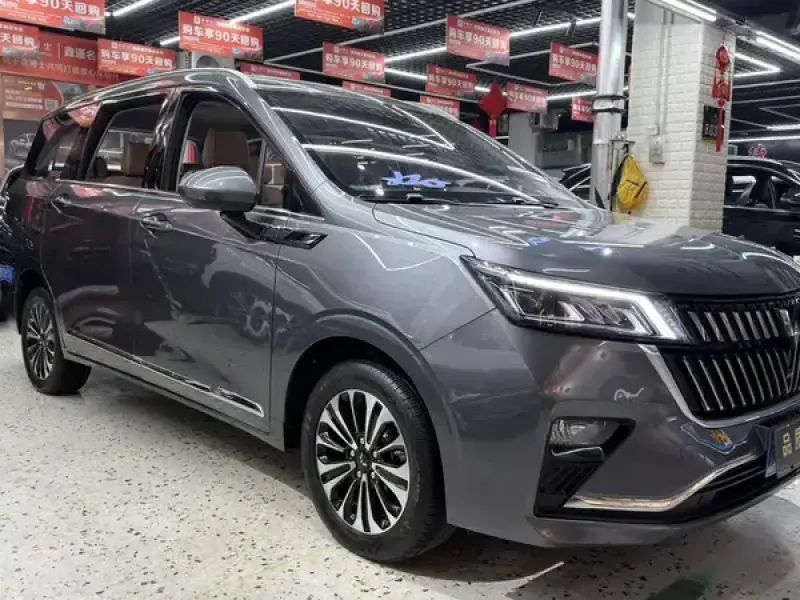 2022 Wuling Jiachen с пробегом 10 000 км