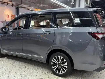 2022 Wuling Jiachen с пробегом 10 000 км