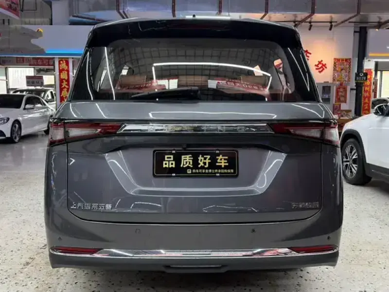 2022 Wuling Jiachen с пробегом 10 000 км