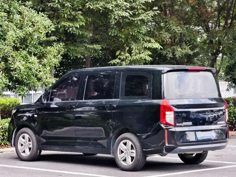 2020 Wuling Hongguang Plus с пробегом 90 000 км