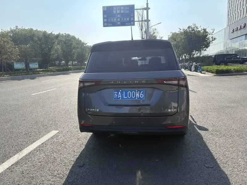 2022 Wuling Jiachen с пробегом 50 000 км