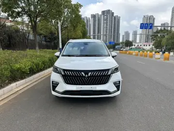 2022 Wuling Jiachen с пробегом 42 000 км