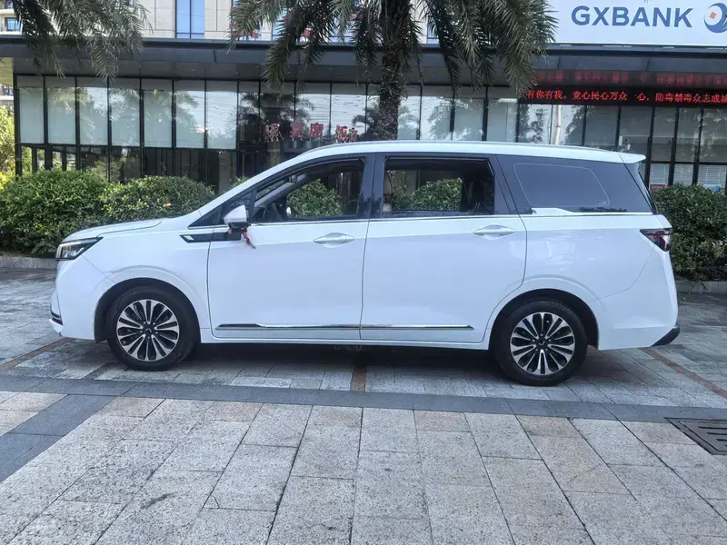 2022 Wuling Jiachen с пробегом 36 500 км