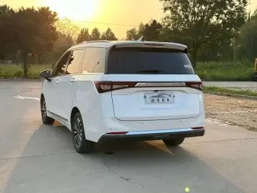 2022 Wuling Jiachen с пробегом 69 000 км