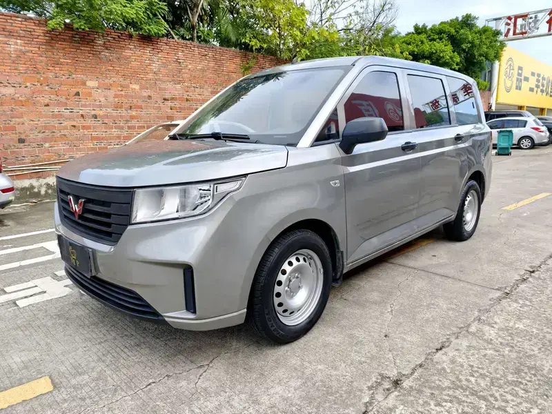 2020 Wuling Hongguang Plus с пробегом 65 000 км