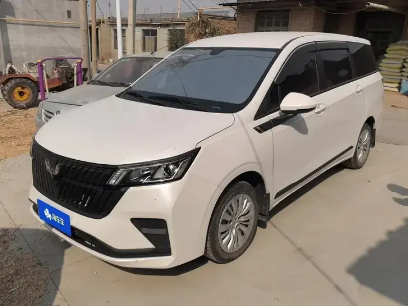 2022 Wuling Jiachen с пробегом 13 000 км