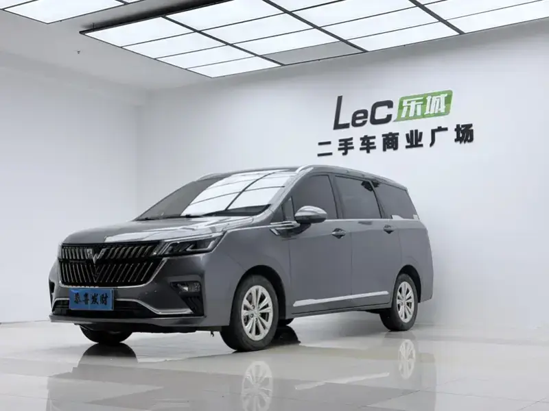 2022 Wuling Jiachen с пробегом 20 000 км