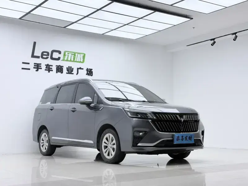 2022 Wuling Jiachen с пробегом 20 000 км