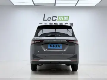 2022 Wuling Jiachen с пробегом 20 000 км