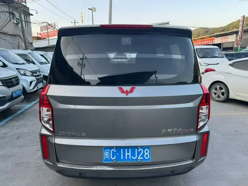 2020 Wuling Hongguang Plus с пробегом 60 000 км