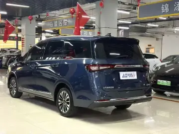 2022 Wuling Jiachen с пробегом 25 000 км