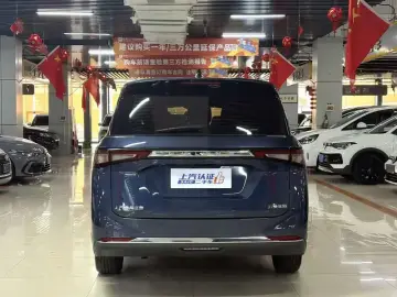 2022 Wuling Jiachen с пробегом 25 000 км