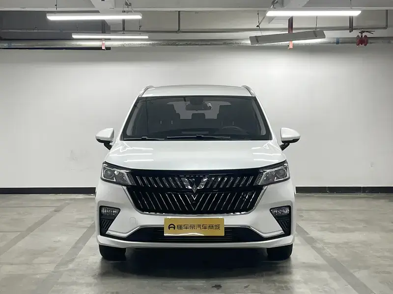 2022 Wuling Jiachen с пробегом 13 100 км