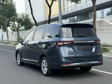 2022 Wuling Jiachen с пробегом 28 000 км