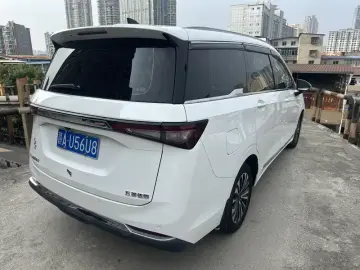 2022 Wuling Jiachen с пробегом 22 500 км