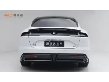 2025 BYD Yangwang U7 с пробегом 6 800 км
