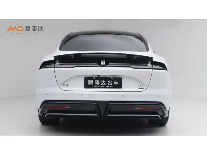 2025 BYD Yangwang U7 с пробегом 6 800 км