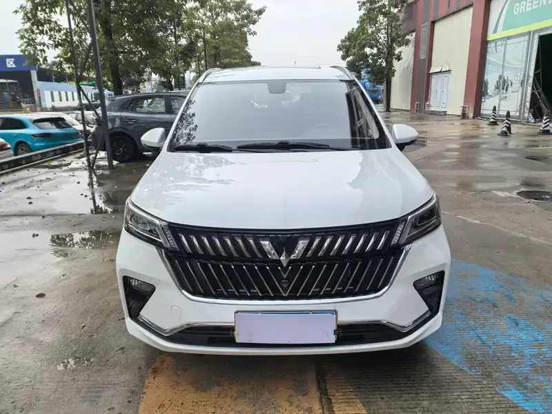 2022 Wuling Jiachen с пробегом 50 000 км