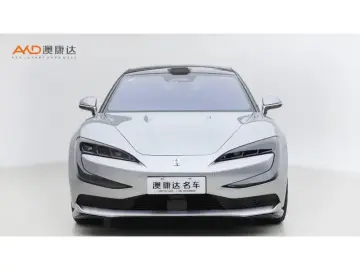 2025 BYD Yangwang U7 с пробегом 11 900 км