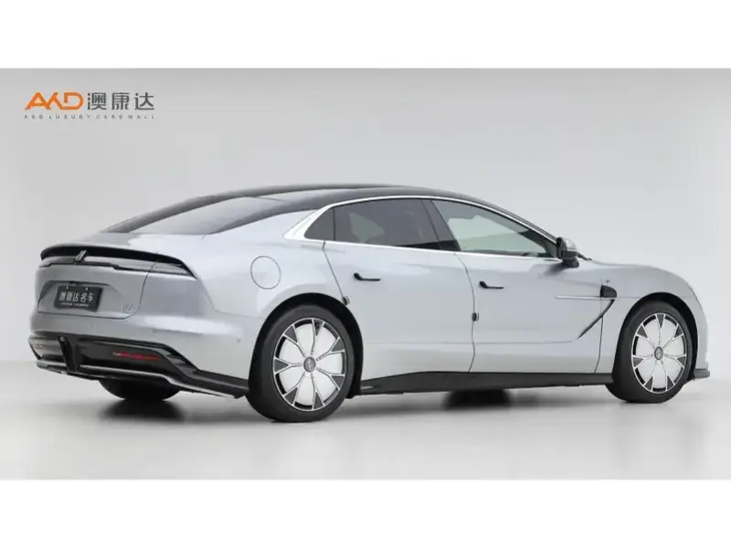 2025 BYD Yangwang U7 с пробегом 11 900 км