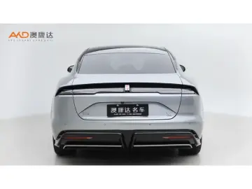 2025 BYD Yangwang U7 с пробегом 11 900 км