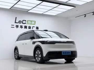 2025 Zeekr Mix с пробегом 27 000 км