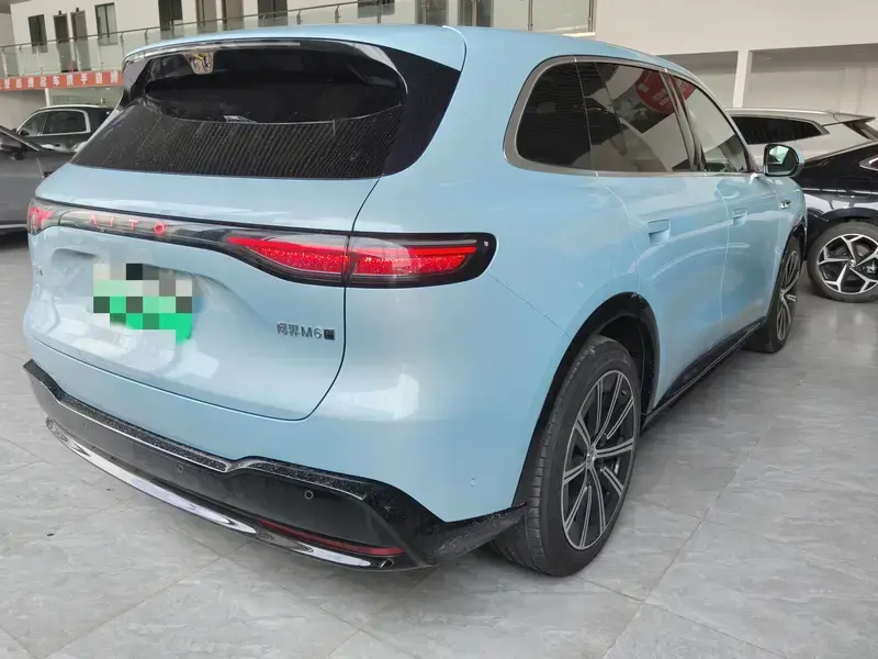 2026 Aito M6 с пробегом 5 000 км