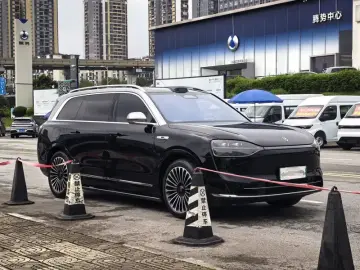 2024 Aito M9 с пробегом 31 400 км