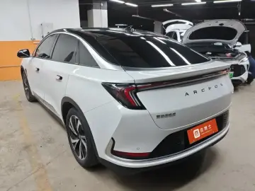 2022 Arcfox Alpha S с пробегом 22 000 км