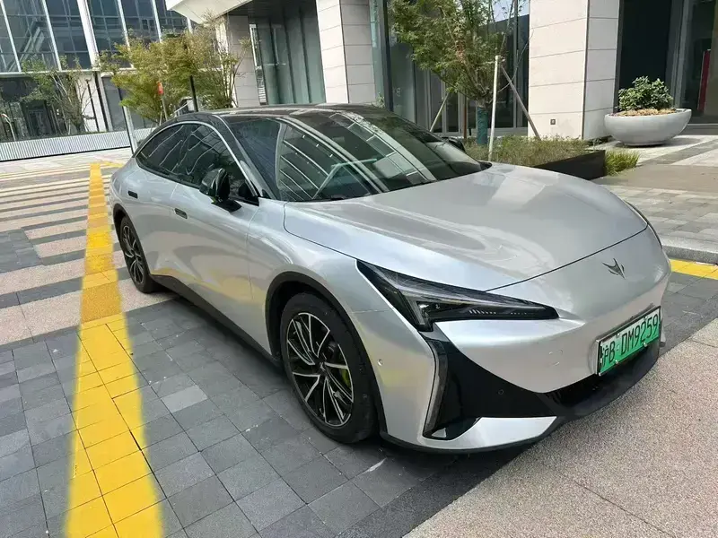 2024 Arcfox Alpha S5 с пробегом 5 300 км
