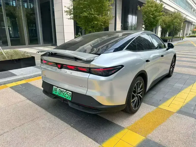 2024 Arcfox Alpha S5 с пробегом 5 300 км