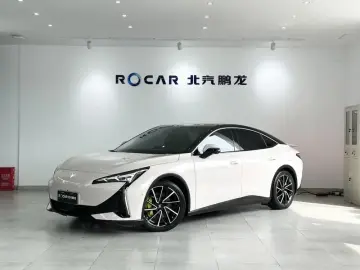 2025 Arcfox Alpha S5 с пробегом 33 000 км