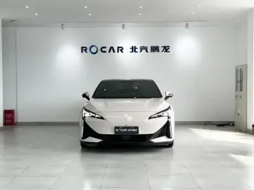 2025 Arcfox Alpha S5 с пробегом 33 000 км