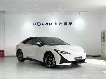 2025 Arcfox Alpha S5 с пробегом 33 000 км