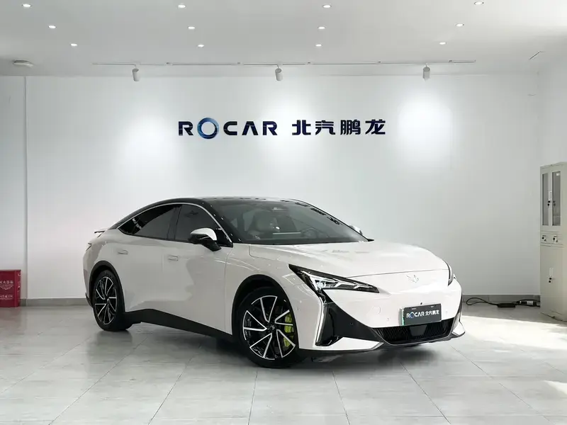 2025 Arcfox Alpha S5 с пробегом 33 000 км