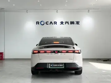 2025 Arcfox Alpha S5 с пробегом 33 000 км