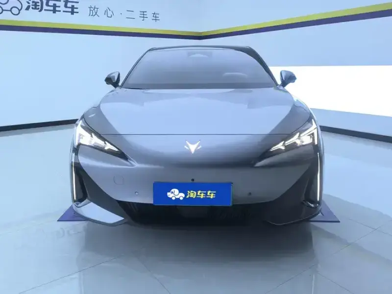 2025 Arcfox Alpha S5 с пробегом 12 000 км