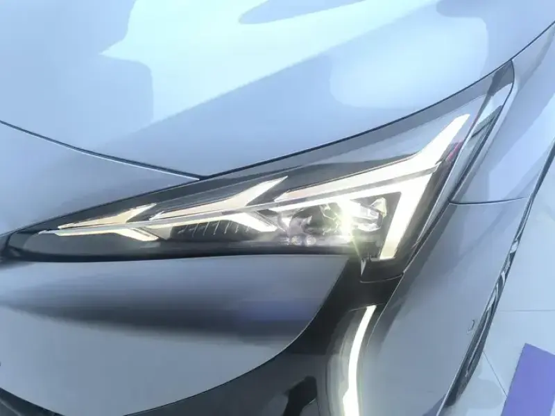 2025 Arcfox Alpha S5 с пробегом 12 000 км