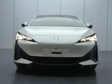 2025 Arcfox Alpha S5 с пробегом 13 000 км