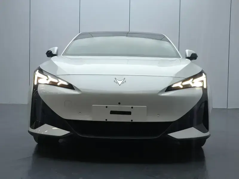 2025 Arcfox Alpha S5 с пробегом 13 000 км