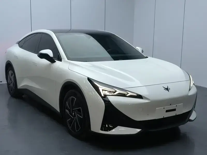 2025 Arcfox Alpha S5 с пробегом 13 000 км