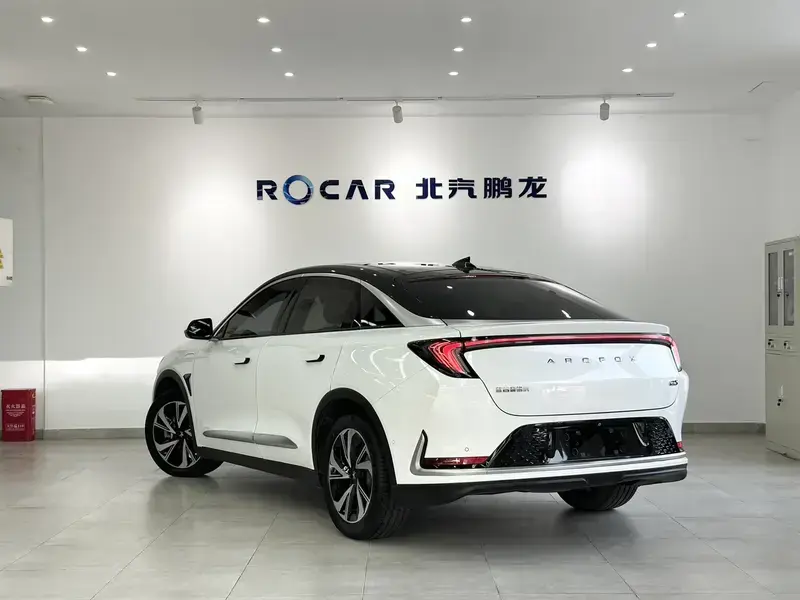 2022 Arcfox Alpha S с пробегом 56 000 км