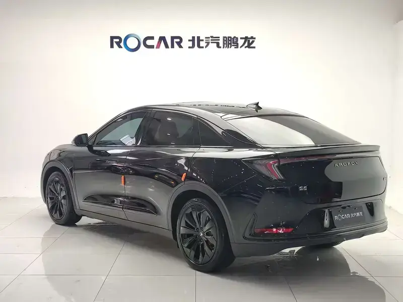 2023 Arcfox Alpha S с пробегом 33 000 км