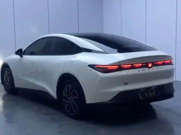 2025 Arcfox Alpha S5 с пробегом 46 000 км