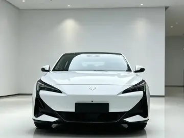 2025 Arcfox Alpha S5 с пробегом 27 000 км