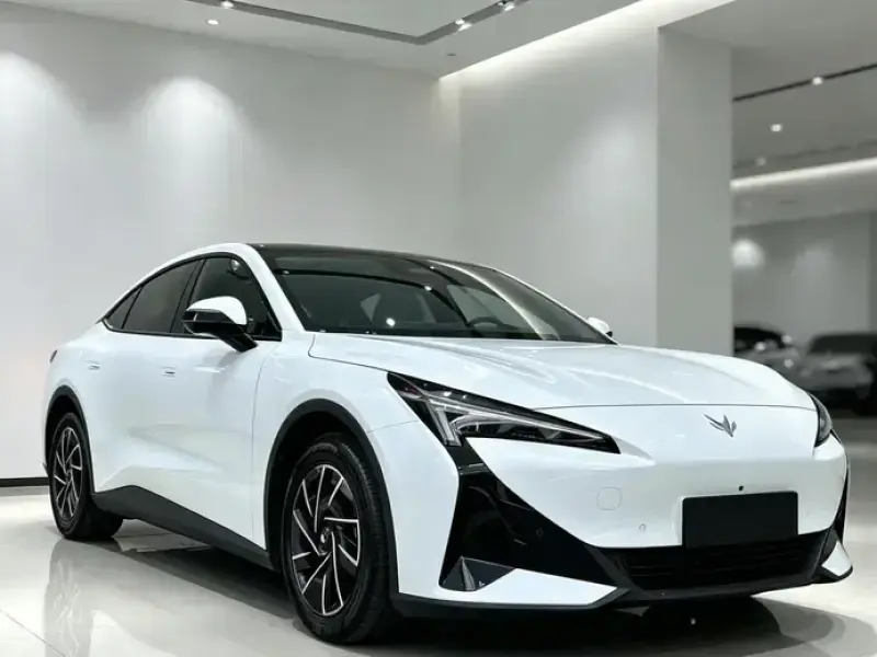 2025 Arcfox Alpha S5 с пробегом 27 000 км